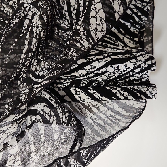 Chico's Black White Animal Print Elastic Stretch Waist Sheer Overlay Flowy Skirt - Picture 8 of 11